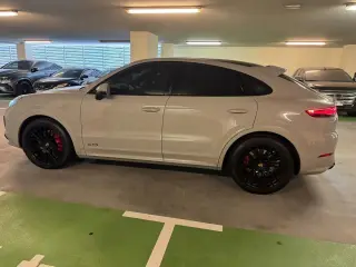 2023 Porsche Cayenne in Abu Dhabi used car