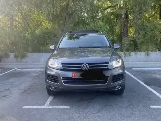2015 Volkswagen Touareg in Abu Dhabi used car