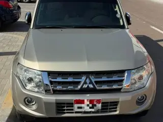 2013 Mitsubishi Pajero in Abu Dhabi used car