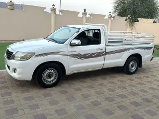 2014 Toyota Hilux in Abu Dhabi used car