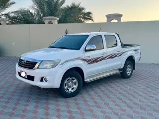 2014 Toyota Hilux in Abu Dhabi used car