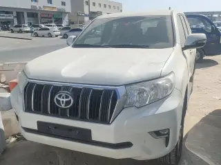 2018 Toyota Prado في Abu Dhabi سيارة مستعملة