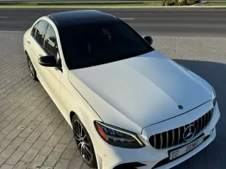2020 Mercedes-Benz 300 in Abu Dhabi used car