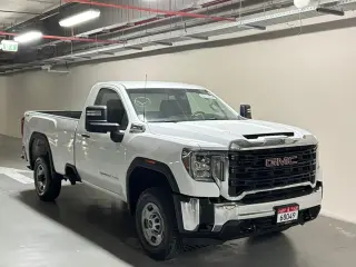 2023 GMC Sierra in Abu Dhabi used car