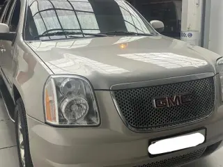 2009 GMC Yukon in Abu Dhabi used car