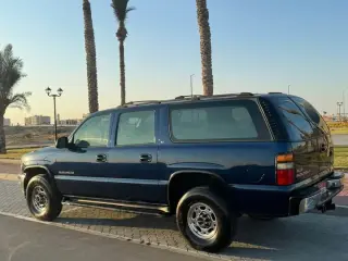 2001 GMC Suburban in Abu Dhabi used car