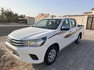 2018 Toyota Hilux in Abu Dhabi used car