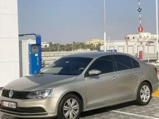 2016 Volkswagen Jetta in Abu Dhabi used car