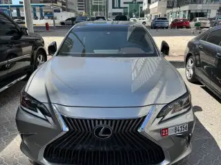 2020 Lexus ES in Abu Dhabi used car