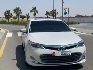2014 Toyota Avalon في Abu Dhabi سيارة مستعملة