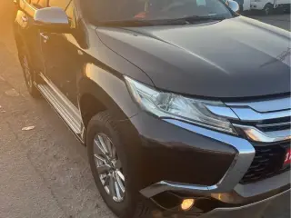 2016 Mitsubishi Montero في Abu Dhabi سيارة مستعملة