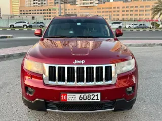 2012 Jeep Grand Cherokee في Abu Dhabi سيارة مستعملة