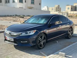 2017 Honda Accord في Abu Dhabi سيارة مستعملة
