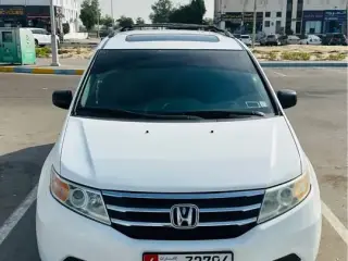 2011 Honda Odyssey في Abu Dhabi سيارة مستعملة