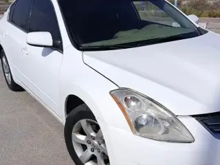 2012 Nissan Altima in Abu Dhabi used car