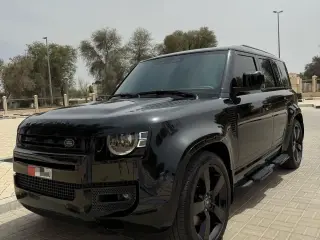 2024 Land Rover Defender في Abu Dhabi سيارة مستعملة