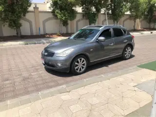 2015 Infiniti QX50 في Abu Dhabi سيارة مستعملة