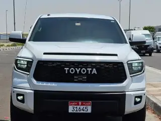 2015 Toyota Tundra في Abu Dhabi سيارة مستعملة