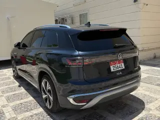 2022 Volkswagen ID 6 في Abu Dhabi سيارة مستعملة