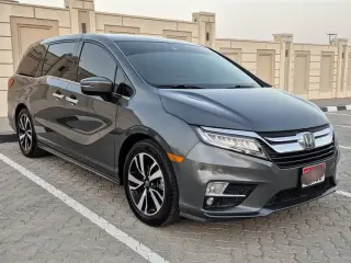 2019 Honda Odyssey في Abu Dhabi سيارة مستعملة