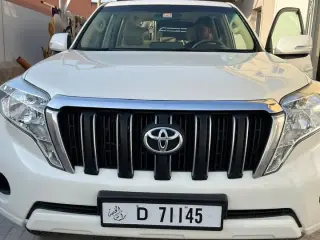 2015 Toyota Prado في Abu Dhabi سيارة مستعملة