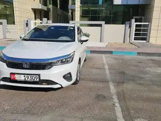2024 Honda City في Abu Dhabi سيارة مستعملة