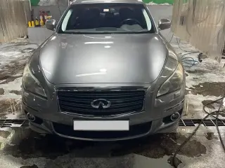 2012 Infiniti M37 في Abu Dhabi سيارة مستعملة