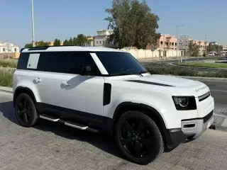 2024 Land Rover Defender في Abu Dhabi سيارة مستعملة