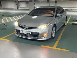 2013 Toyota Avalon في Abu Dhabi سيارة مستعملة