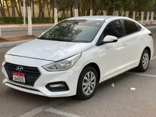 2019 Hyundai Accent في Abu Dhabi سيارة مستعملة