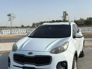 2018 Kia Sportage في Abu Dhabi سيارة مستعملة