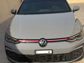2023 Volkswagen Golf في Abu Dhabi سيارة مستعملة