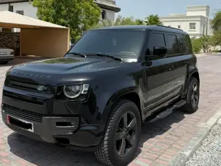 2023 Land Rover Defender في Abu Dhabi سيارة مستعملة