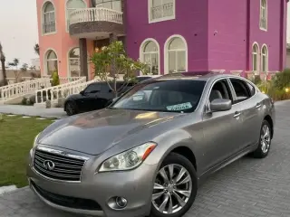 2013 Infiniti M37 في Abu Dhabi سيارة مستعملة
