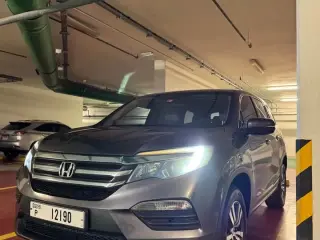 2016 Honda Pilot في Abu Dhabi سيارة مستعملة