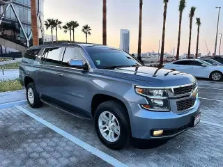2019 Chevrolet Suburban في Abu Dhabi سيارة مستعملة