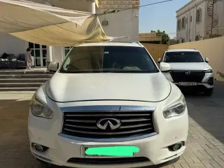 2013 Infiniti JX35 في Abu Dhabi سيارة مستعملة