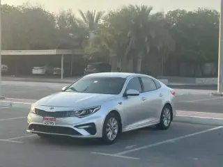 2016 Kia Optima في Abu Dhabi سيارة مستعملة