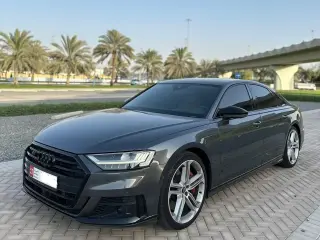 2020 Audi S8 في Abu Dhabi سيارة مستعملة
