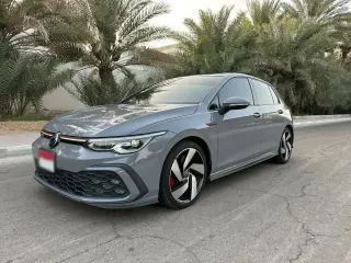 2023 Volkswagen Golf في Abu Dhabi سيارة مستعملة