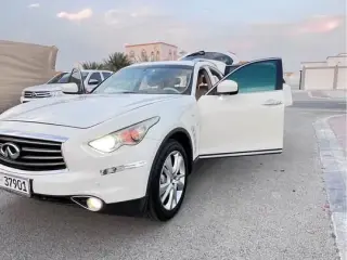 2014 Infiniti QX70 in Abu Dhabi used car