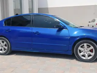 2010 Nissan Altima in Abu Dhabi used car