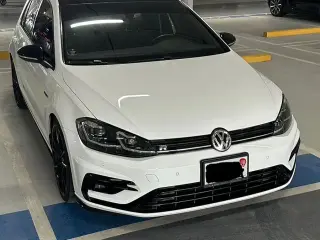 2019 Volkswagen Golf in Abu Dhabi used car