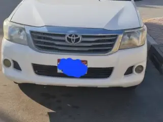 2013 Toyota Hilux in Abu Dhabi used car
