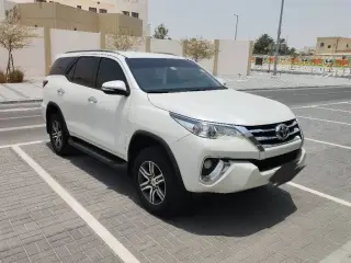 2017 Toyota Fortuner in Abu Dhabi used car