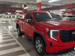 2022 GMC Sierra in Abu Dhabi used car