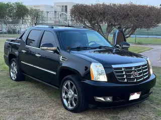 2008 Cadillac Escalade in Abu Dhabi used car