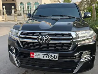 2011 Toyota Land Cruiser in Abu Dhabi used car