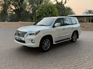 2013 Lexus LX 570 in Abu Dhabi used car