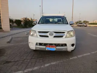 2008 Toyota Hilux in Abu Dhabi used car